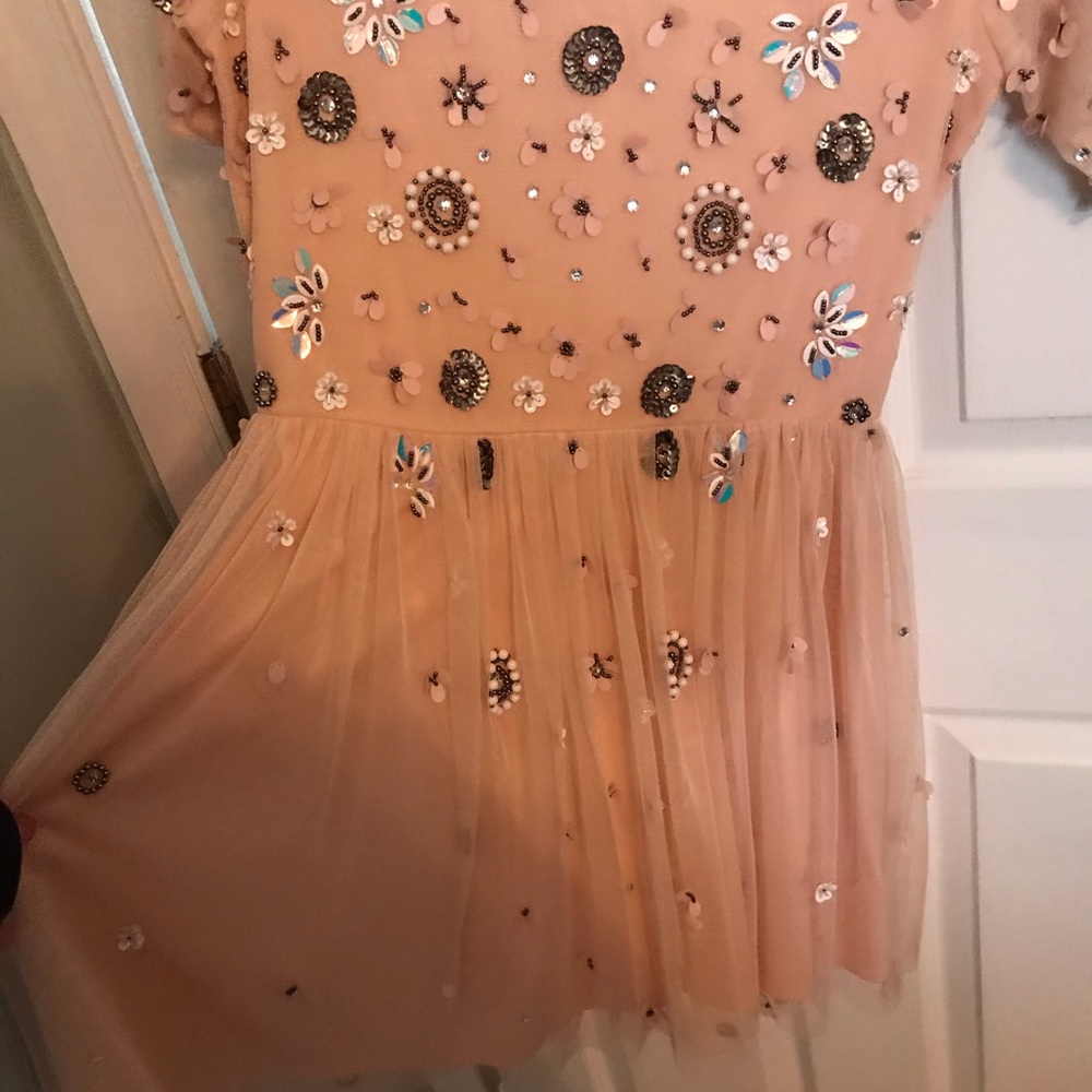 Lace & Beads Embellished Dress - Picture 5 of 6